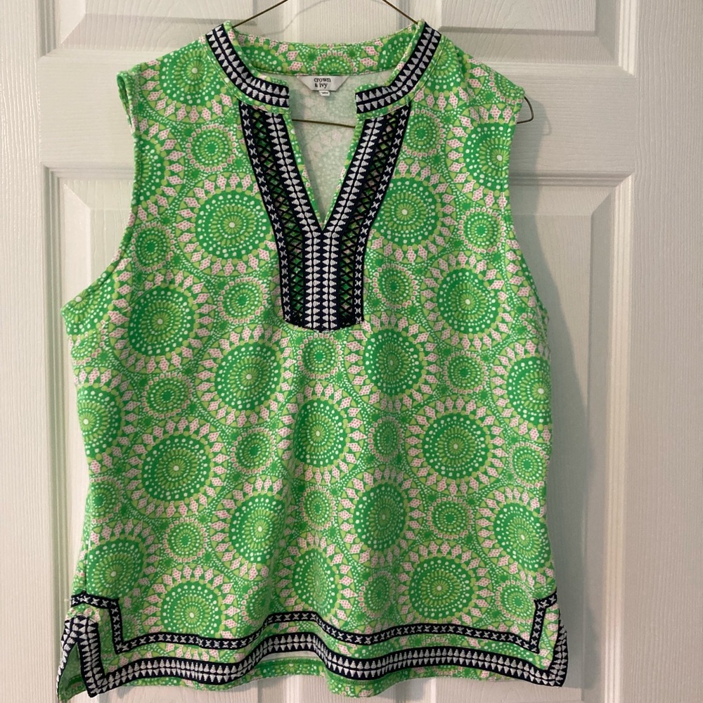 Sleeveless Crown and Ivy top